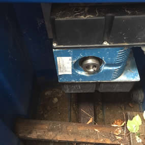 herstelling motor zwembadrolluik